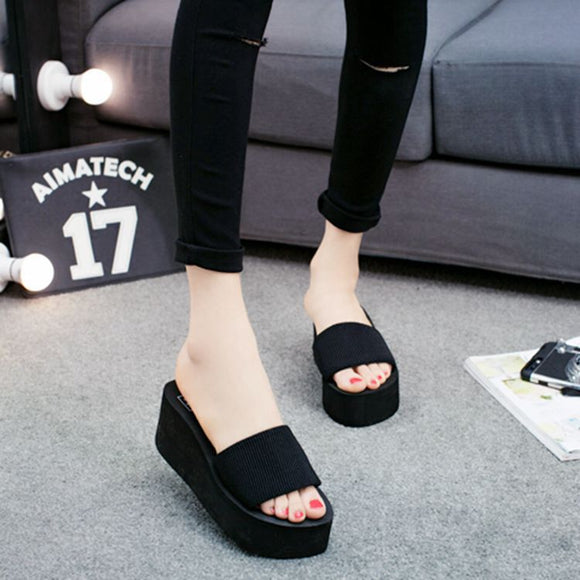 Elastic flat bottom slope wedges slippers