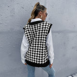 Knitted Sleeveless Vest with Checkered V-neck Sweater